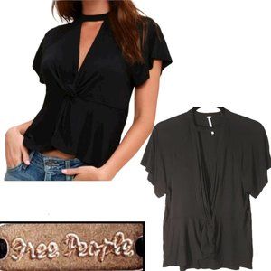 Black "Just a Twist" t-shirt🪞